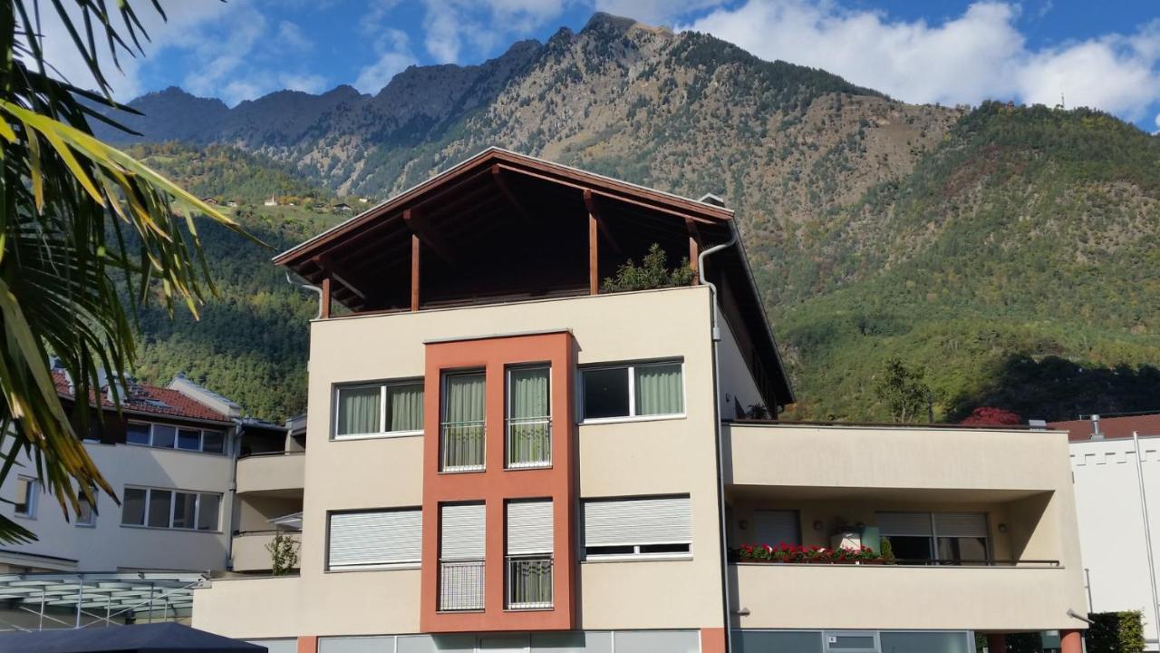 Ferienwohnung Mit Garage, Fahrradraum Und Sehr Grosser Sonnenverwoehnten Terrasse Lagundo Exteriér fotografie